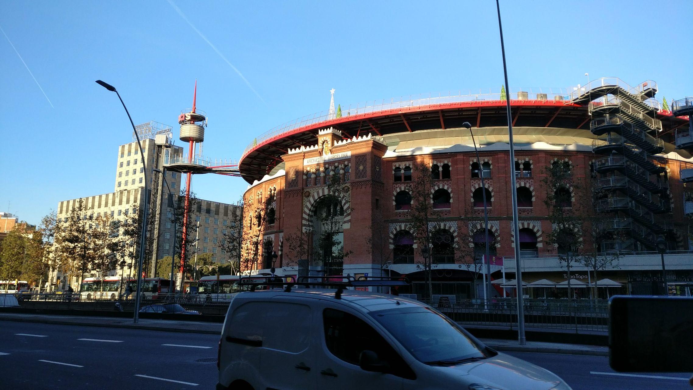 清晨巴塞罗那外线爆发：欧超杯节点到来；更衣室稳定；更衣室氛围转暖(巴塞罗那vs本菲卡直播)