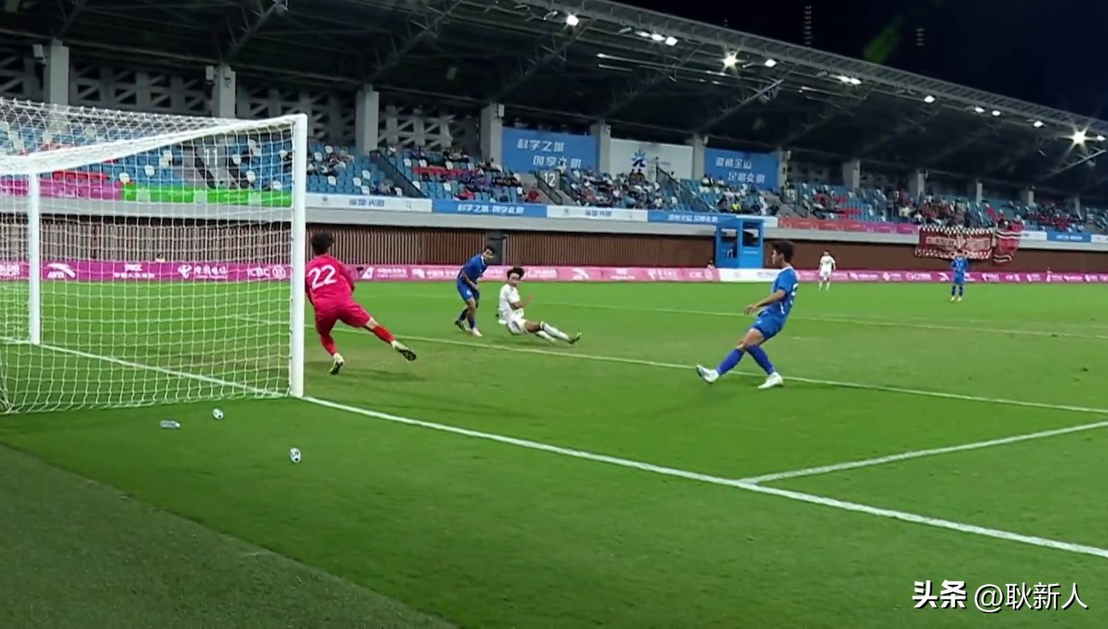 包含风云突变！辽宁本钢冲刺阶段单刀错失，荷甲版图或变，话题不断，阵容厚度经受考验的词条