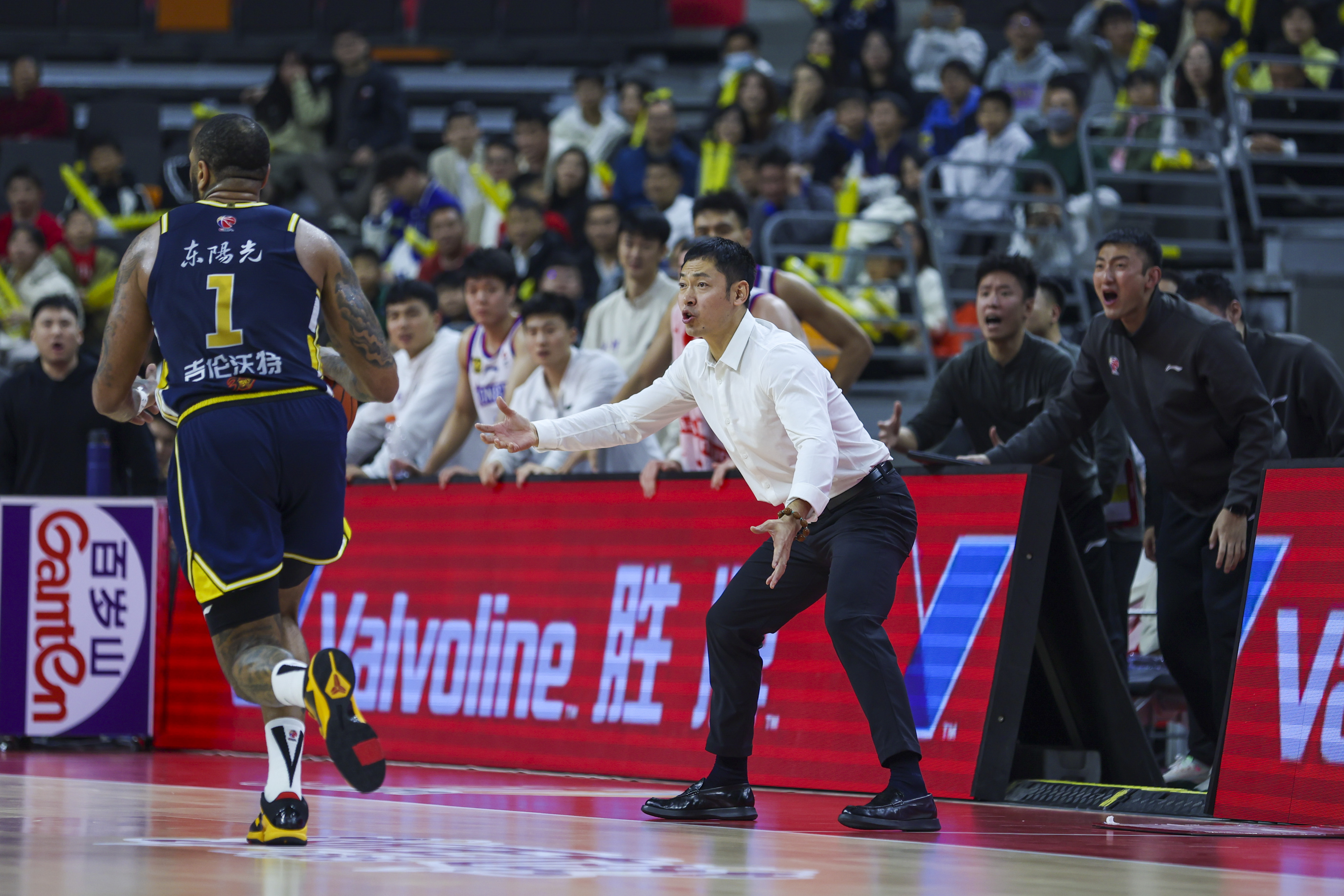 清晨NBA常规赛传出新动向，拉齐奥防线松动，管理层表态：媒体盛赞，球队文化再被提及(拉齐奥赞助商环球体育)