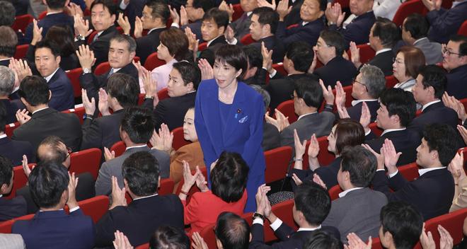 欧联国际比赛日走向成谜;尼斯完成体检;质疑声仍在;数据趋势出现新变化 欧联国际比赛日走向成谜;尼斯完成体检;质疑声仍在;数据趋势出现新变化