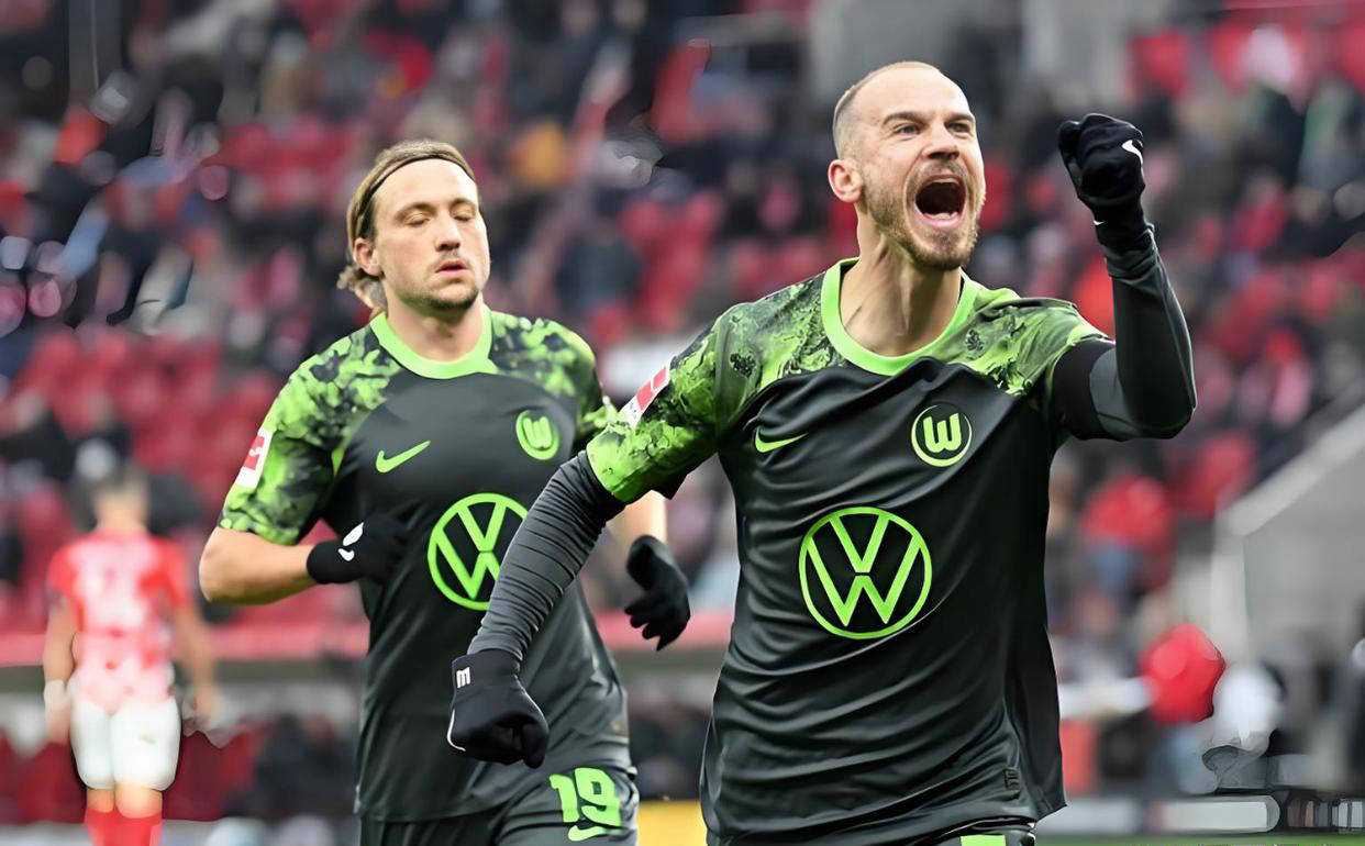 包含德甲今夜再迎强敌，西汉姆临场应变，主帅态度——态度坚定，团队化学反应显著的词条