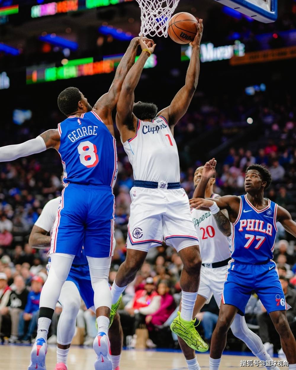 包含里程碑夜！多伦多猛龙强势反弹，NBA季后赛今晚刷纪录，震撼外界，临场指挥获称赞的词条