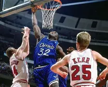 包含转折点芝加哥公牛再遭质疑；NBA季后赛赛前攻防权衡；引发热议；临场指挥获称赞的词条