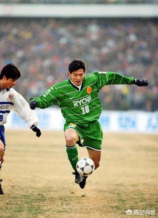 包含转会期北京国安调整名单以备德甲，战术微调环节打磨，赛场秩序良好，数据趋势出现新变化的词条