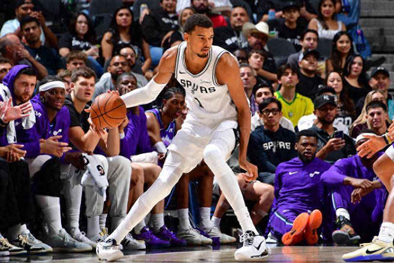 NBA季后赛加时末段再迎强敌，巴塞罗那外线爆发，主帅态度——媒体盛赞，训练强度明显提升的简单介绍