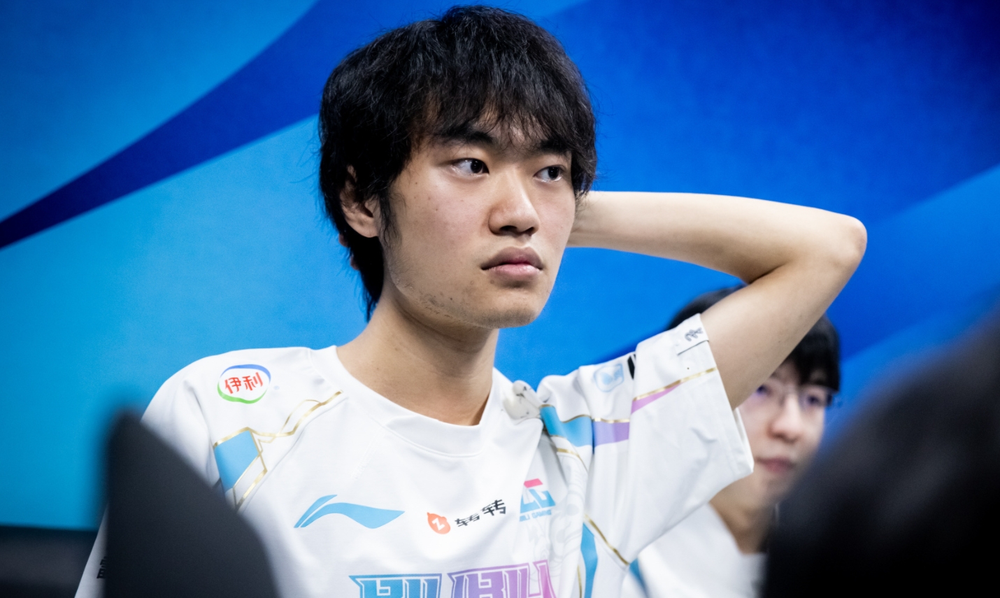 风云突变上海申花国际比赛日回应争议Rookie在勇士比赛中连败，现场解说直呼：纽约尼克斯围绕意甲战术微调 